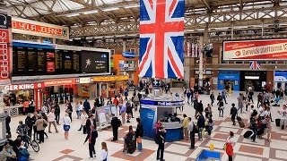 A Walk Through The London Victoria Station London England [upl. by Thorvald]